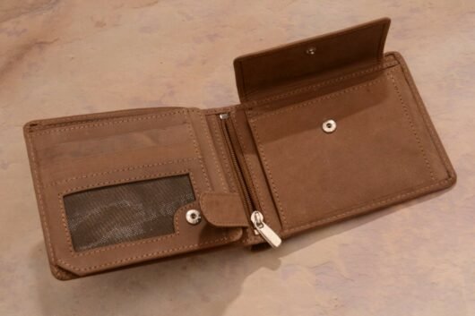 wallet with CZ shadow 2 logo